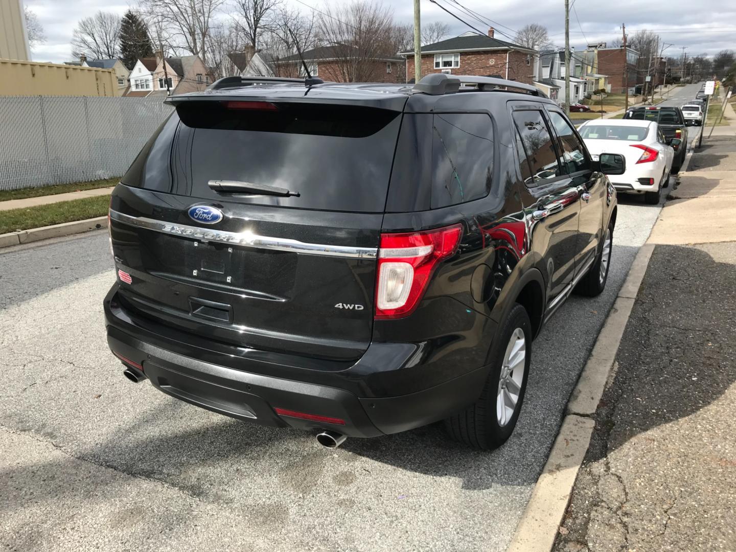 2013 Black /Black Ford Explorer XLT (1FM5K8D89DG) with an 3.5 V6 engine, Automatic transmission, located at 577 Chester Pike, Prospect Park, PA, 19076, (610) 237-1015, 39.886154, -75.302338 - Photo#4